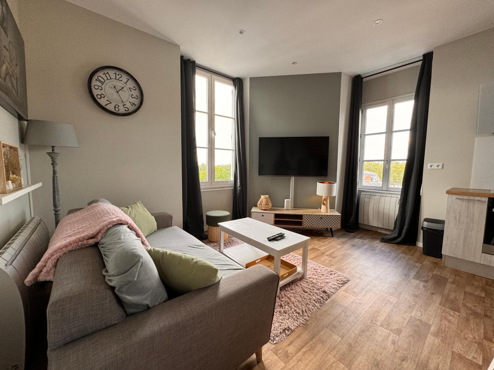 Duplex - Place De Parking Prive Lägenhet Orléans Exteriör bild